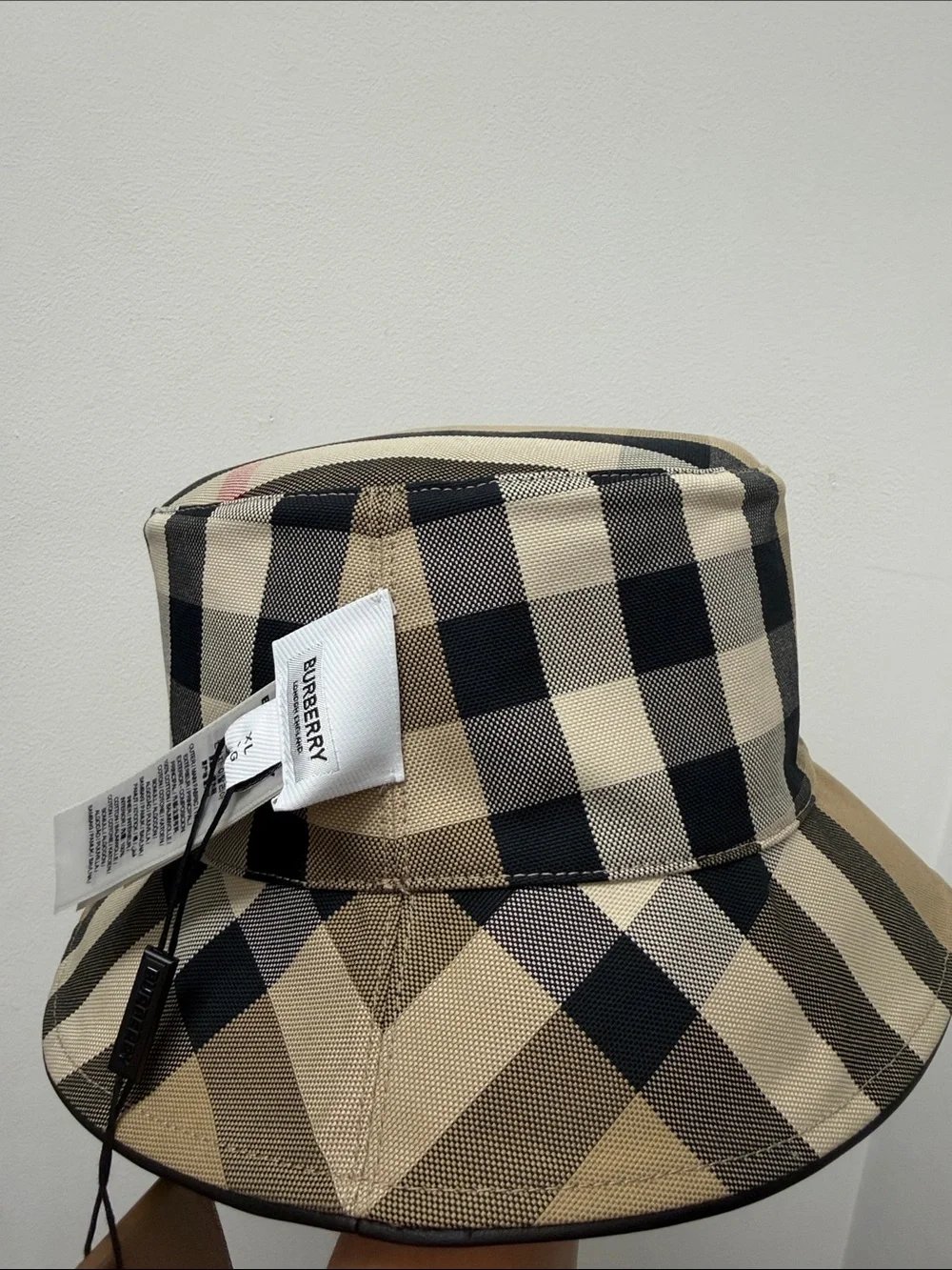 Authentic Burberry Reversible Bucket Hat Unisex. Size XL.